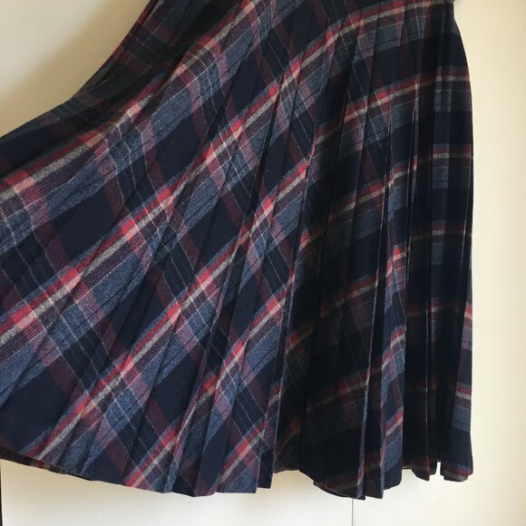 Vintage Canadian Plaid Knife Pleated Wool Skirt 28W - Picture 6 of 13